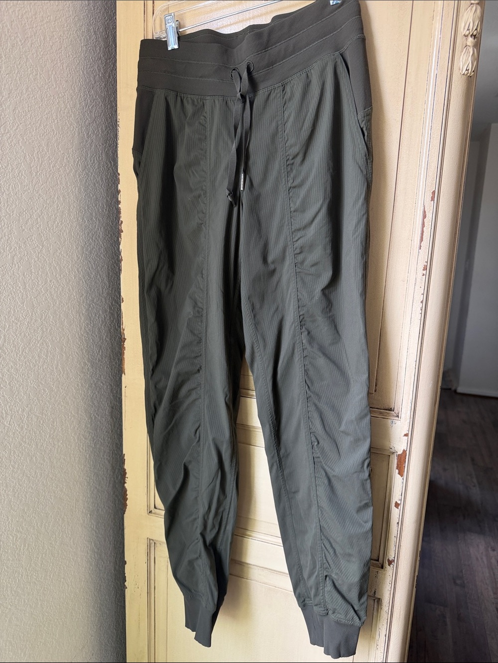 lululemon athletica Men's Olive Drawstring Joggers